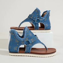 Cargar imagen en el visor de la galería, Studded Raw Hem Flat Sandals
