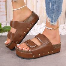 Cargar imagen en el visor de la galería, PU Leather Studded Platform Sandals
