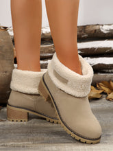 Cargar imagen en el visor de la galería, Thermal Fuzzy Block Heel Boots
