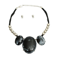 Cargar imagen en el visor de la galería, Marbled Black Oval Black Cord Necklace
