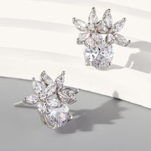 Cargar imagen en el visor de la galería, Zircon 925 Sterling Silver Flower Stud Earrings
