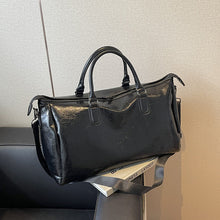 Cargar imagen en el visor de la galería, PU Leather Oversize Travel Bag

