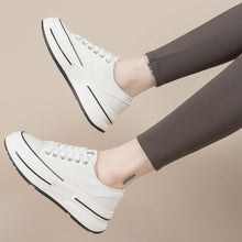 Cargar imagen en el visor de la galería, Tied Round Toe Platform Sneakers
