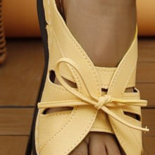 Cargar imagen en el visor de la galería, Tied Open Toe Low Heel Sandals
