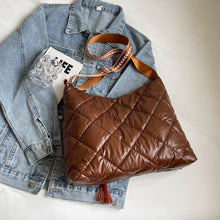 Cargar imagen en el visor de la galería, Quilted Nylon Travel Bag
