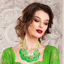 Cargar imagen en el visor de la galería, Green Disc Beaded Necklace Set

