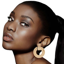 Load image into Gallery viewer, Gold Patterned Metal Circle Studs
