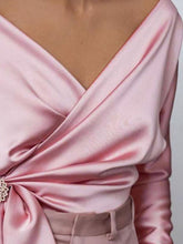 Cargar imagen en el visor de la galería, Surplice Long Sleeve Blouse
