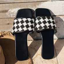 Cargar imagen en el visor de la galería, Plaid Open Toe Flat Sandals
