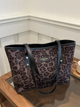 Cargar imagen en el visor de la galería, Leopard Polyester Tote Bag
