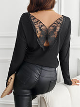 Cargar imagen en el visor de la galería, Lace Detail Butterfly Back Round Neck Long Sleeve T-Shirt
