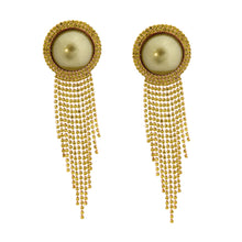 Cargar imagen en el visor de la galería, Olive Pearl Fringe Earrings
