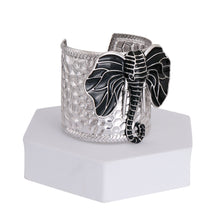 Cargar imagen en el visor de la galería, Black Elephant Head Cuff
