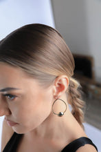 Load image into Gallery viewer, OVAL DROP SIMPLE HOOP EARRING
