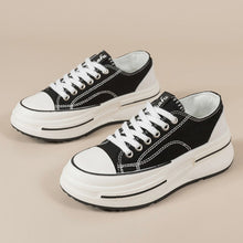 Cargar imagen en el visor de la galería, Tied Round Toe Platform Sneakers
