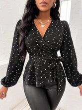 Cargar imagen en el visor de la galería, Heart Print Surplice Balloon Sleeve Blouse
