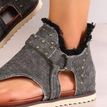 Cargar imagen en el visor de la galería, Studded Raw Hem Flat Sandals
