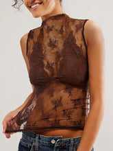 Cargar imagen en el visor de la galería, Lace Mock Neck Top
