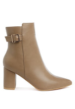 Cargar imagen en el visor de la galería, Conchos Belt Detail Block Heel Boots
