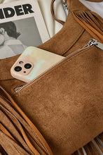 Cargar imagen en el visor de la galería, Suede Fringe Adjustable Strap Shoulder Bag
