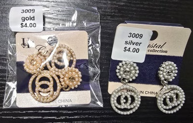 3009 - pearl post back earrings