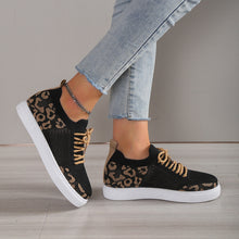 Cargar imagen en el visor de la galería, Lace-Up Leopard Flat Sneakers
