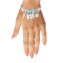 Cargar imagen en el visor de la galería, Silver Blue Clover Cable Bangle
