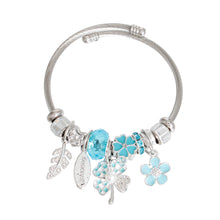 Cargar imagen en el visor de la galería, Silver Blue Clover Cable Bangle
