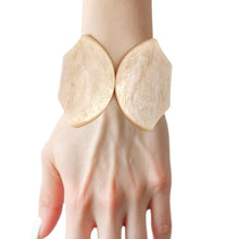 Cargar imagen en el visor de la galería, Cuff Ivory Marbled Pointed Hinge Bracelet Women
