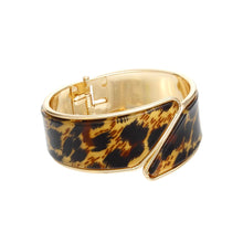 Cargar imagen en el visor de la galería, Bracelet Leopard and Gold Angled Cuff for Women
