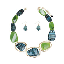 Cargar imagen en el visor de la galería, Collar Dreamy Marbled Green Artful Necklace Women
