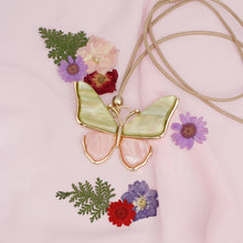 Cargar imagen en el visor de la galería, AKA Pink Green Butterfly Adjustable Cord Necklace
