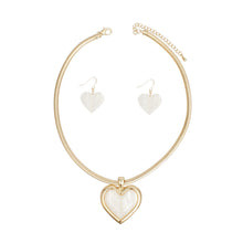 Load image into Gallery viewer, Pendant Gold Omega Chain White Heart Set for Women
