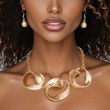 Cargar imagen en el visor de la galería, Chain Matte Gold Chunky Chain Modern Necklace
