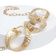 Cargar imagen en el visor de la galería, Chain Matte Gold Chunky Chain Modern Necklace
