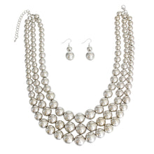 Cargar imagen en el visor de la galería, Silver Metallic Pearl Bead 3 Layer Necklace
