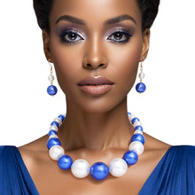 Cargar imagen en el visor de la galería, ZPB Blue and White Graduated Bubble Gum Pearls
