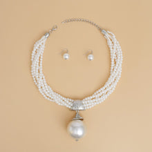 Cargar imagen en el visor de la galería, Pendant XL White Pearl 6 Strand Twisted Choker
