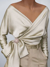 Cargar imagen en el visor de la galería, Surplice Long Sleeve Blouse
