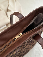 Cargar imagen en el visor de la galería, Leopard Polyester Tote Bag
