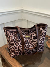 Cargar imagen en el visor de la galería, Leopard Polyester Tote Bag
