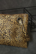 Cargar imagen en el visor de la galería, Leopard PU Leather Clutch

