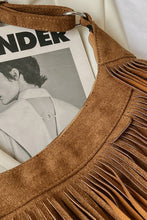 Cargar imagen en el visor de la galería, Suede Fringe Adjustable Strap Shoulder Bag
