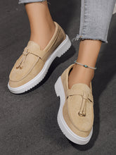 Cargar imagen en el visor de la galería, Round Toe Flat Slip-Ons
