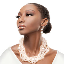 Cargar imagen en el visor de la galería, Cream Pearl Twisted Necklace Set

