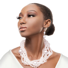 Cargar imagen en el visor de la galería, White Pearl Twisted Necklace Set
