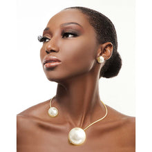 Load image into Gallery viewer, Gold Rigid Wrap Pearl Choker
