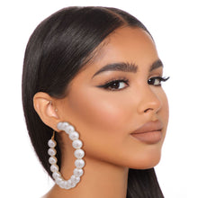 Load image into Gallery viewer, Cream Pearl Wire Hoop Earrings
