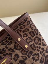 Cargar imagen en el visor de la galería, Leopard Polyester Tote Bag
