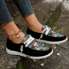 Cargar imagen en el visor de la galería, Geometric Round Toe Flat Slip-Ons
